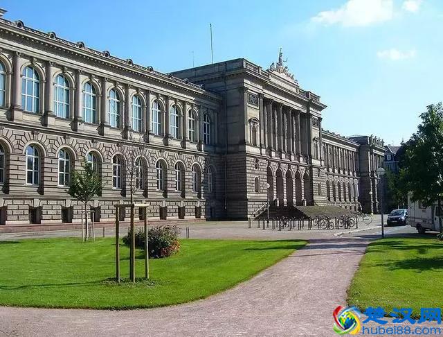 法国教育：全面实行双轨制