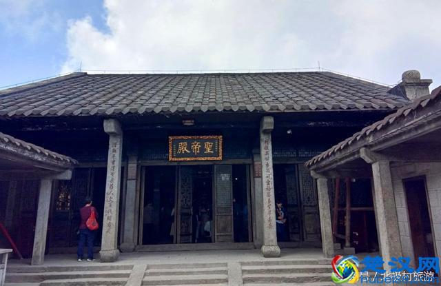 南岳衡山景区一日游，我国五岳之一，有“南岳独秀”的美誉