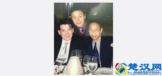 记者曝张国荣自杀隐情：死前与陈冠希爸爸喝茶5小时，前天有心事