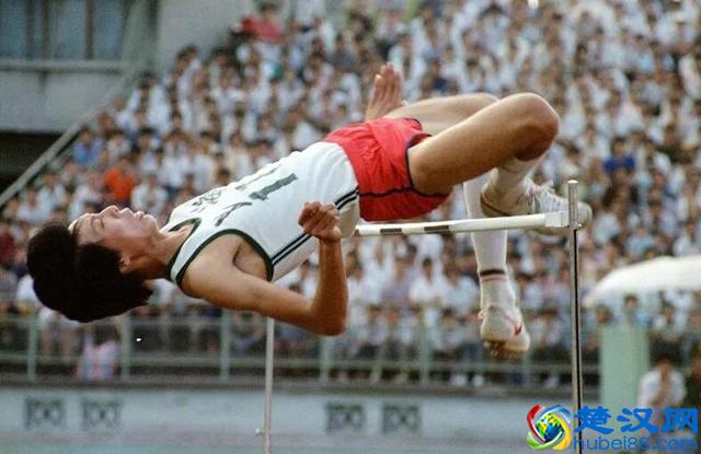 朱建华保持的中国跳高纪录14年前就被打破 现在才发觉没被认可？