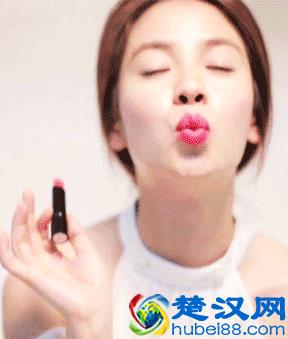 化妆用bb霜好还是用粉底液好？粉底液bb霜的区别到底是什么？