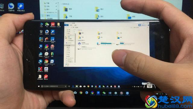 手机运行电脑系统，还能玩英雄联盟！这么神奇，不来试一下？