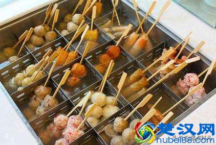 街边摊卖什么小吃成本不高还赚钱？摆摊需要哪些证件？