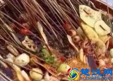 街边摊卖什么小吃成本不高还赚钱？摆摊需要哪些证件？