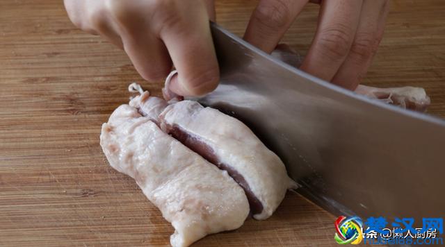 鸭肉别光会做啤酒鸭，试试这种做法，香味扑鼻，好吃解馋