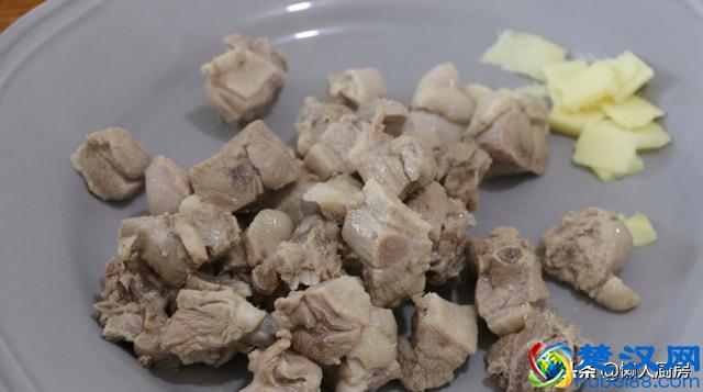 鸭肉别光会做啤酒鸭，试试这种做法，香味扑鼻，好吃解馋