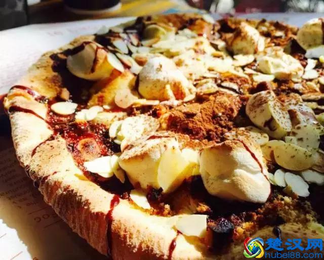 “炸鸡披萨”算什么！韩式肥牛、巧克力棉花糖····魔都这些披萨新口味你吃过吗？