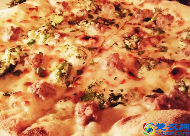 “炸鸡披萨”算什么！韩式肥牛、巧克力棉花糖····魔都这些披萨新口味你吃过吗？