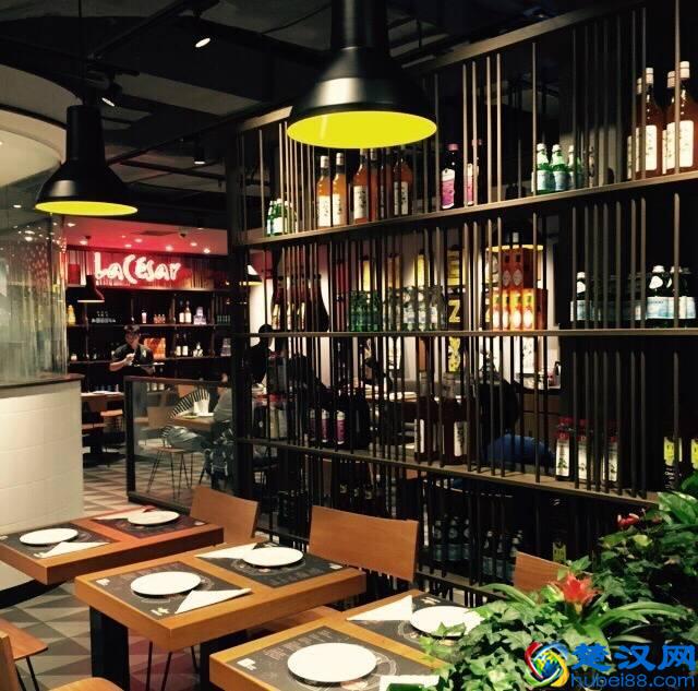 “炸鸡披萨”算什么！韩式肥牛、巧克力棉花糖····魔都这些披萨新口味你吃过吗？