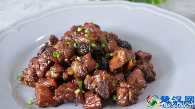 鸭肉别光会做啤酒鸭，试试这种做法，香味扑鼻，好吃解馋