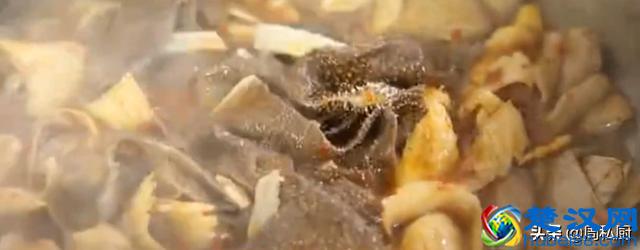 云贵川“香辣牛杂汤锅”的做法，做法简单，也可以做成火锅