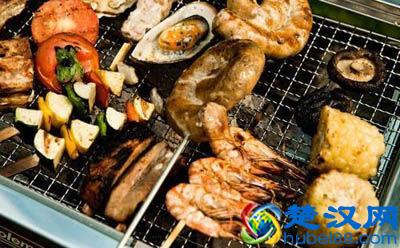 告诉你，烧烤为什么都是用木炭火！