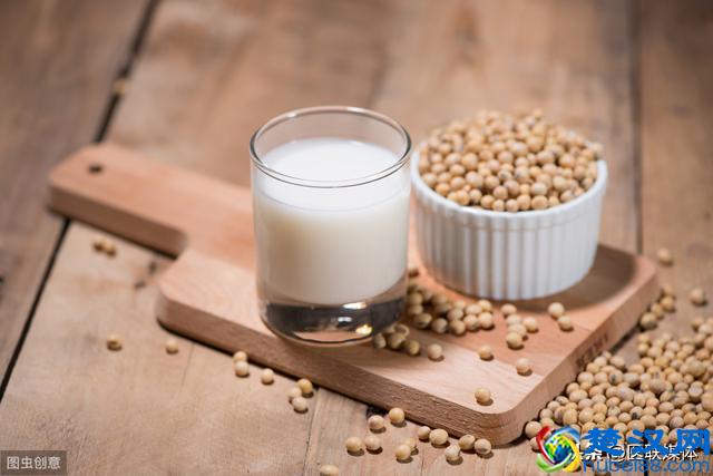 胃酸过多的人，适合吃这4种食物，让肠胃变舒服一点