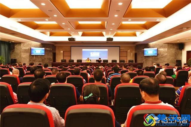 2019年做哪些行业比较靠谱，投资小赚钱快？