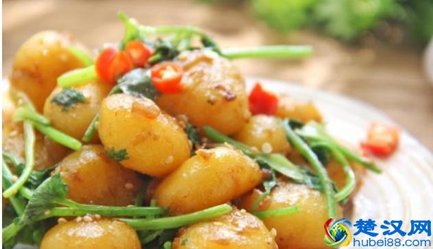 土豆别再炒着吃，试试这种做法，简单到没朋友，比大鱼大肉还好吃