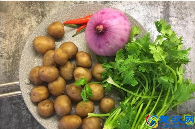 土豆别再炒着吃，试试这种做法，简单到没朋友，比大鱼大肉还好吃