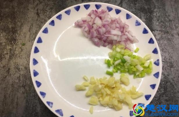 土豆别再炒着吃，试试这种做法，简单到没朋友，比大鱼大肉还好吃