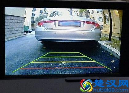 倒车时是看后视镜还是倒车影像？看看老司机怎么说