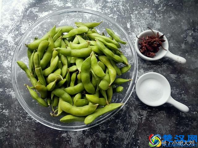 卖烧烤23年的大叔，教你这样煮毛豆，好吃又入味，回头客特别多