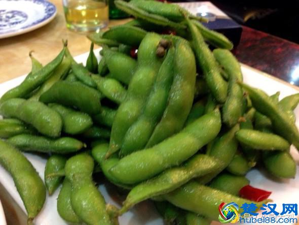 卖烧烤23年的大叔，教你这样煮毛豆，好吃又入味，回头客特别多