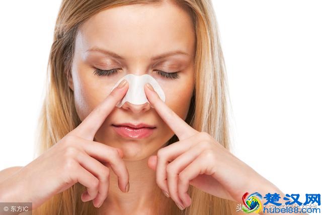 鼻子黑头多，毛孔粗大？这三招还鼻子一个干净，有效灭掉黑头