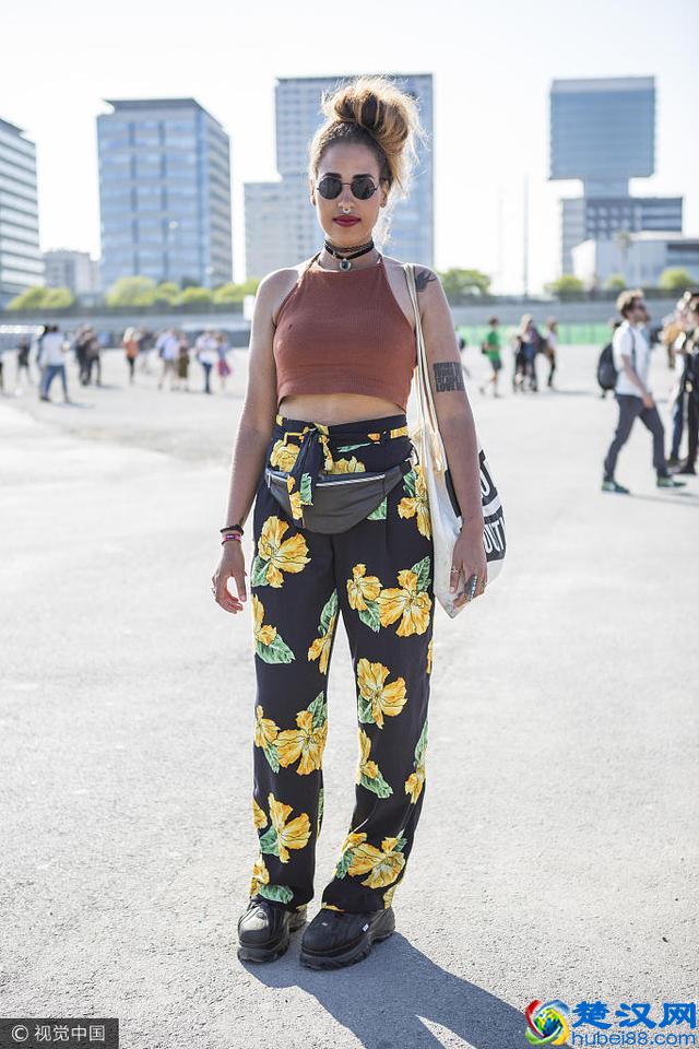 3种搭配法则教你拯救衣橱“灾星”花裤子