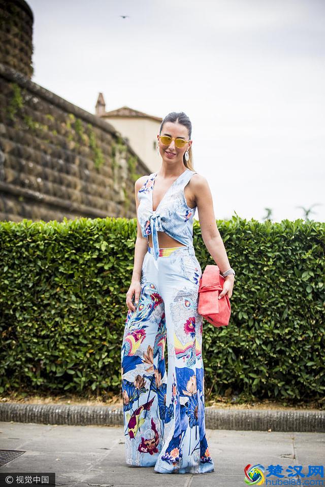 3种搭配法则教你拯救衣橱“灾星”花裤子