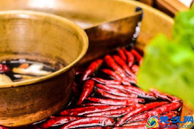 柒进柒出老灶火锅，一口感觉宇宙都在嘴里