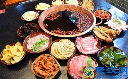 柒进柒出老灶火锅，一口感觉宇宙都在嘴里