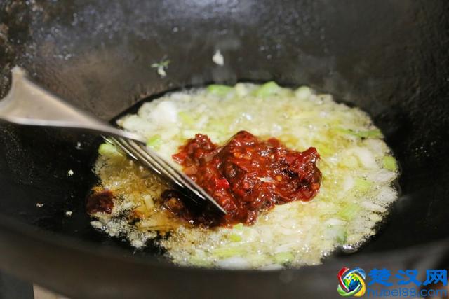 去夜排档必点这菜，就是太贵，向大厨偷师了，想解馋就在家做