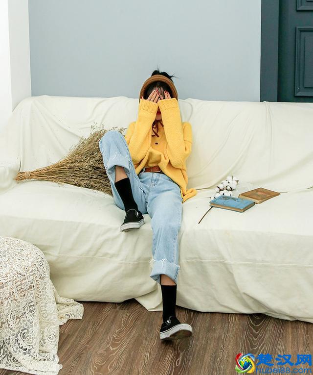 浅色毛衣怎么穿 6种穿搭方式穿出清新冬日倩影