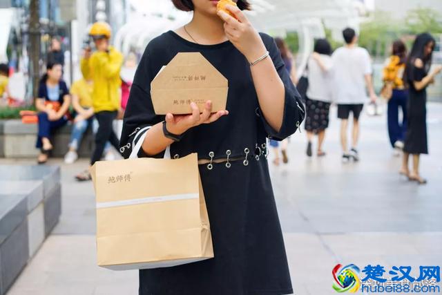 帝都火了14年的“街头小吃”来了，一天卖掉8000个！