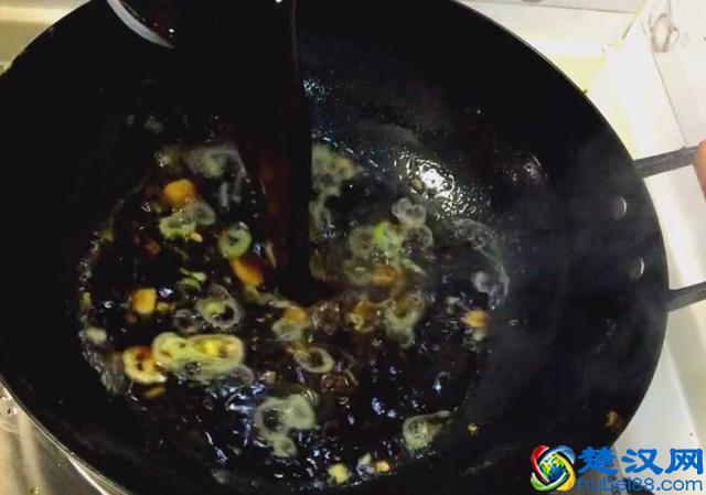 鲤鱼不要在红烧了，2斤大鲤鱼最好吃的做法，大厨看了都点赞！