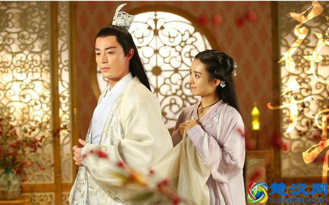 白子画是何时爱上花千骨的？