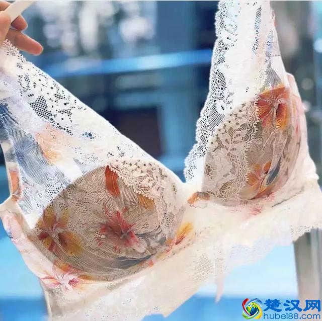 平胸怎么穿内衣不空杯，这些牌子推荐给你