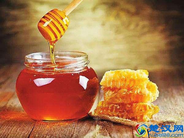 年轻夫妻小县城加工蜂蜜创收200万