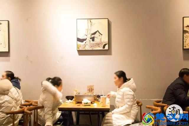 成都这5家只有几张桌子的店，生意却好到爆！凭什么？