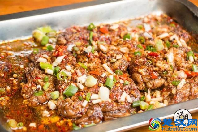 成都这5家只有几张桌子的店，生意却好到爆！凭什么？