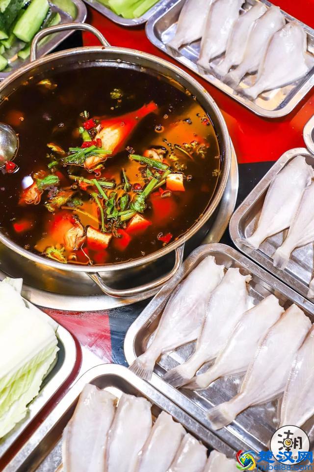 成都这5家只有几张桌子的店，生意却好到爆！凭什么？