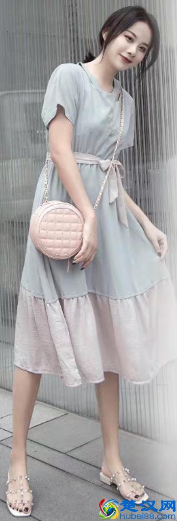 夏季啥鞋好搭衣服？小白鞋经典百搭，高跟鞋有气场，凉拖慵懒休闲