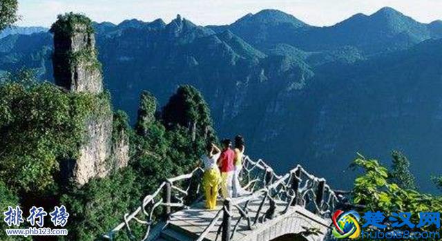 武汉周边十大著名旅游景点景，神龙架位于湖北保康县这里传说有野人