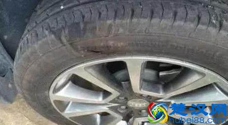 车开久了越来越费油，其实只要换下这个零件，让你每月能省很多钱