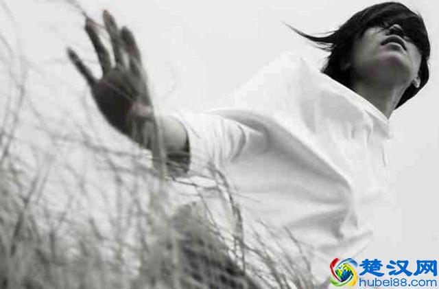 再听《叶子》，忽觉阿桑已逝8年，还有多少人记着她？