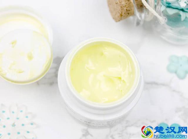 这5款眼霜不仅口碑爆棚均价还不超几十块钱！最适合20岁左右用了