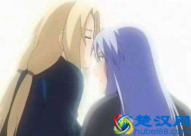 火影里的经典之吻，纲手轻吻初恋和鸣人，鸣雏定情！