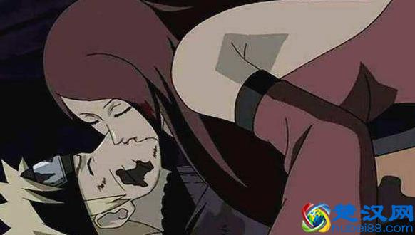 火影里的经典之吻，纲手轻吻初恋和鸣人，鸣雏定情！