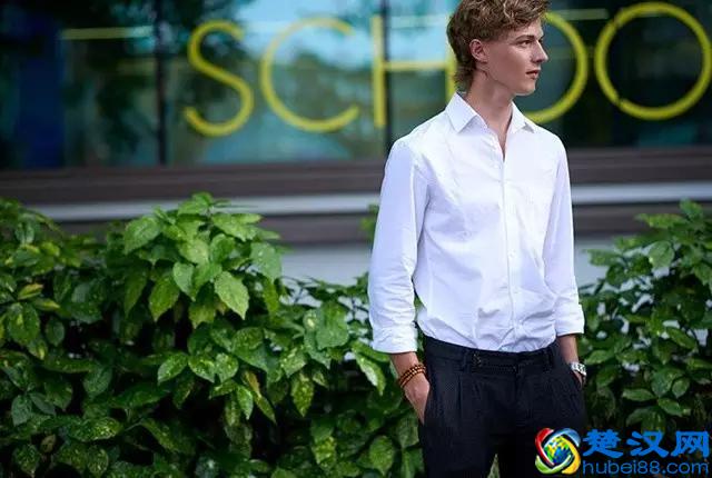 夏季穿衬衫，认准两个色