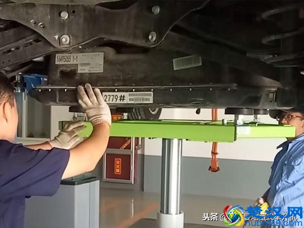 汽修行业实用宝典——如何选择一台“靠谱”的汽车举升机