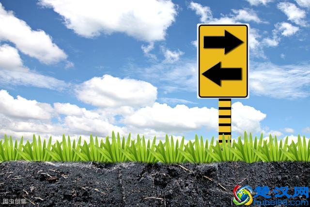 大学毕业一年想创业，应该辞职创业还是边上班边做？