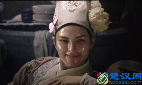 下巴老是长痘痘怎么回事？教你从源头祛痘！